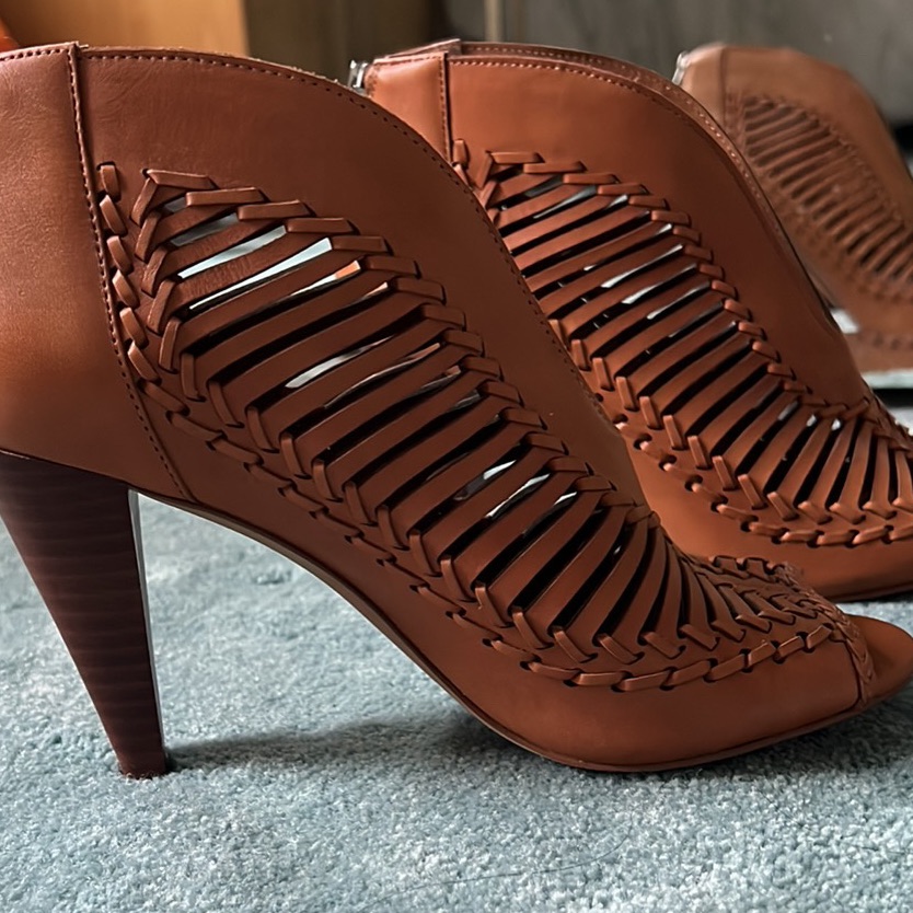 Vince Camuto Ankle Heels. Beautiful Leather Shoe, 31/4”, Brand New, 100% Leather